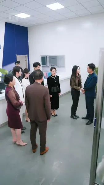 สามปีในคุก ตอนนี้เธอครอบครองทุกอย่าง