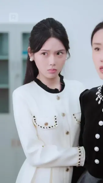 สามปีในคุก ตอนนี้เธอครอบครองทุกอย่าง