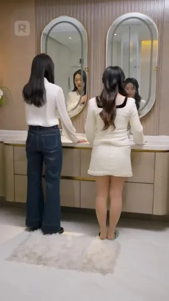 วันใสใสของสองสาว