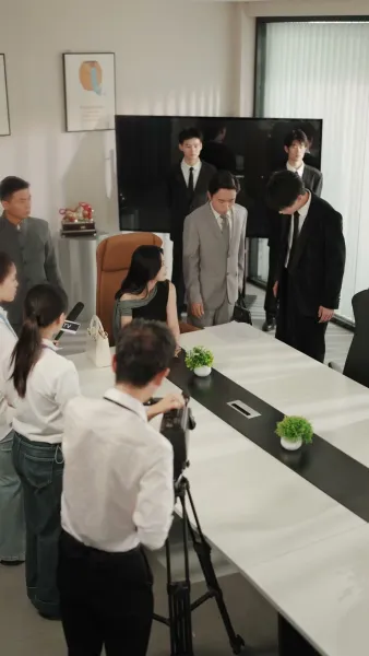 โลกกำหนดให้เรารักกัน