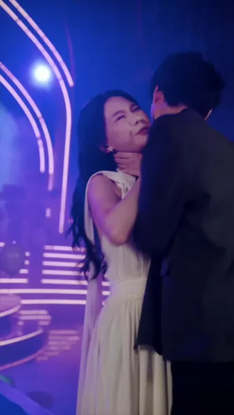 โลกกำหนดให้เรารักกัน