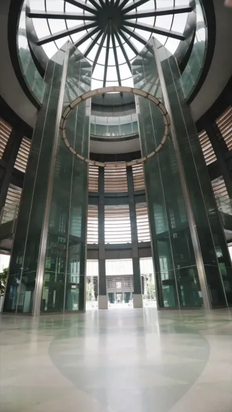 โลกกำหนดให้เรารักกัน