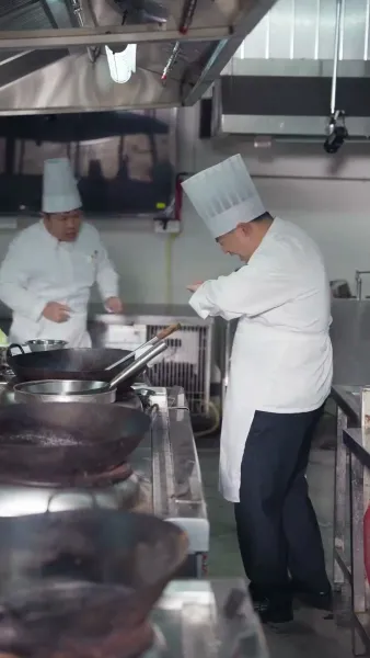 (พากย์เสียง) เชฟเทวดาผู้หายตัวไป