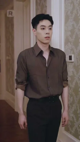 สาวใหญ่กับหมาน้อย