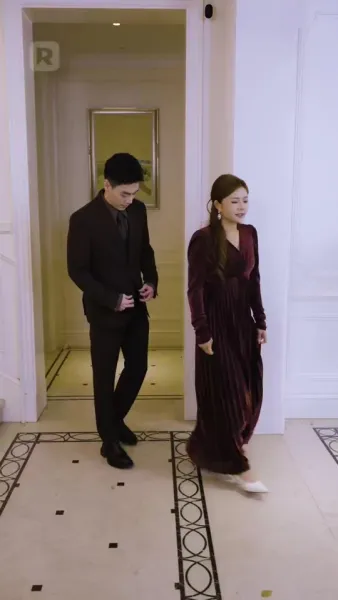 สาวใหญ่กับหมาน้อย