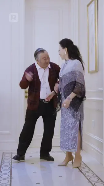 สาวใหญ่กับหมาน้อย