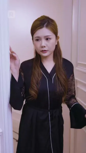 สาวใหญ่กับหมาน้อย