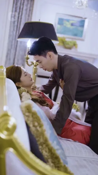 สาวใหญ่กับหมาน้อย