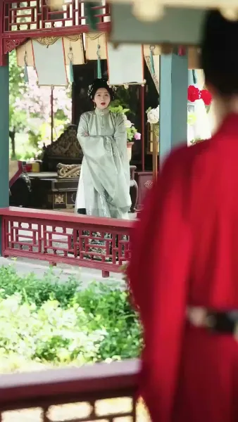 ทั้งวังแอบฟังหัวใจฉันถูกไล่ล่ารัก