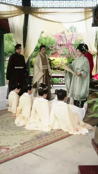 ทั้งวังแอบฟังหัวใจฉันถูกไล่ล่ารัก