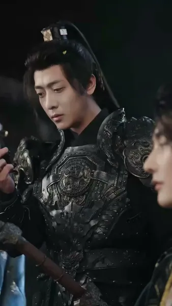 ทั้งวังแอบฟังหัวใจฉันถูกไล่ล่ารัก