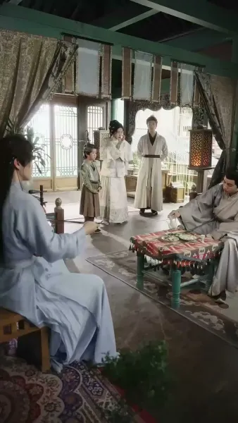 ทั้งวังแอบฟังหัวใจฉันถูกไล่ล่ารัก