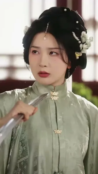 ทั้งวังแอบฟังหัวใจฉันถูกไล่ล่ารัก