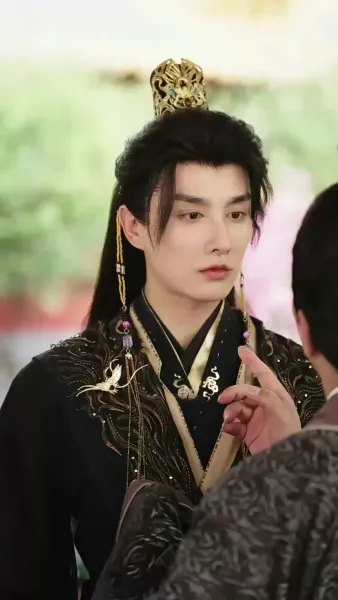 ทั้งวังแอบฟังหัวใจฉันถูกไล่ล่ารัก