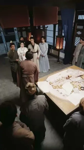 ทั้งวังแอบฟังหัวใจฉันถูกไล่ล่ารัก