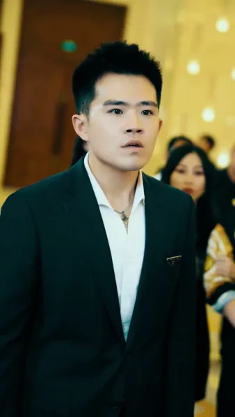 หงส์ผงาดเหนือชะตา