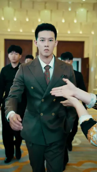 หงส์ผงาดเหนือชะตา