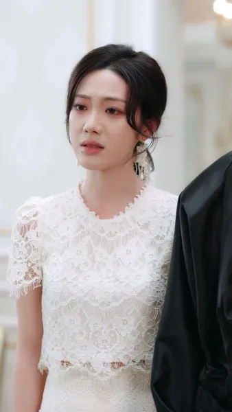 คืนเข้ามา แตงไม้ฤดูใบไม้ผลิดำลง