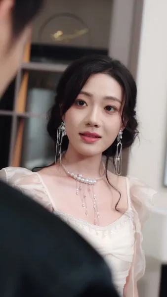 คืนเข้ามา แตงไม้ฤดูใบไม้ผลิดำลง