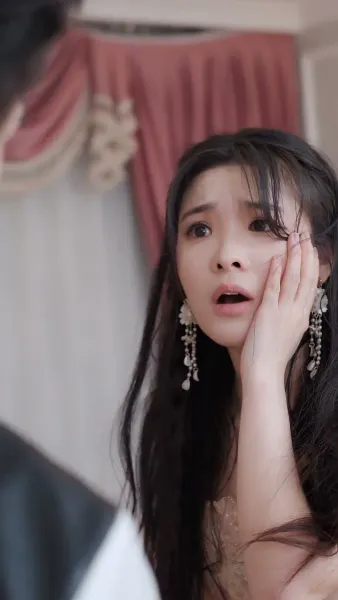 คืนเข้ามา แตงไม้ฤดูใบไม้ผลิดำลง