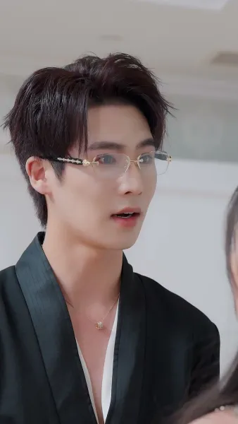 คืนเข้ามา แตงไม้ฤดูใบไม้ผลิดำลง