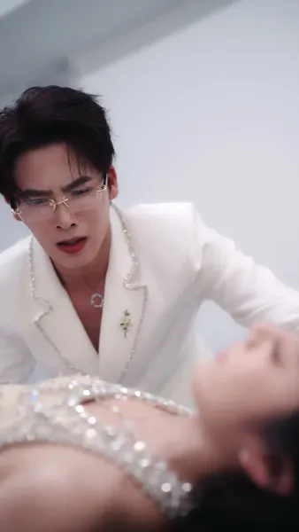 คืนเข้ามา แตงไม้ฤดูใบไม้ผลิดำลง