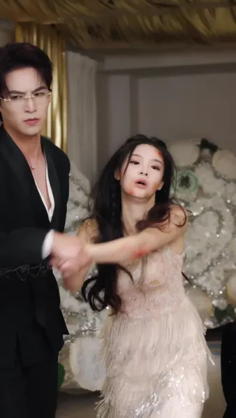 คืนเข้ามา แตงไม้ฤดูใบไม้ผลิดำลง