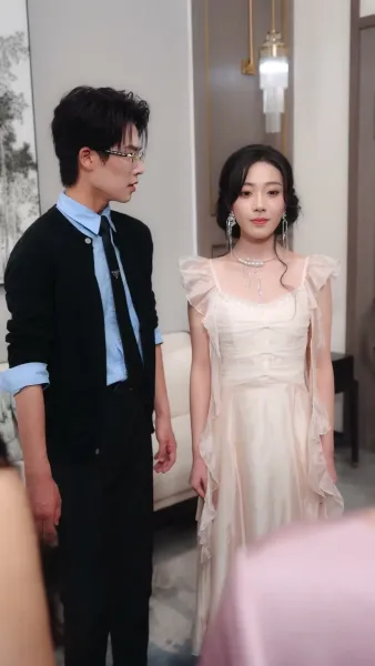 คืนเข้ามา แตงไม้ฤดูใบไม้ผลิดำลง