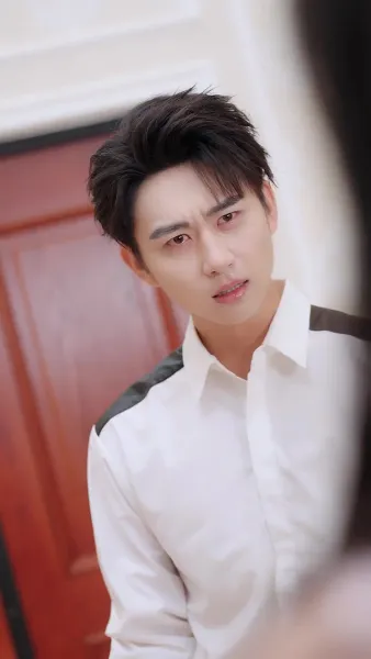 คืนเข้ามา แตงไม้ฤดูใบไม้ผลิดำลง