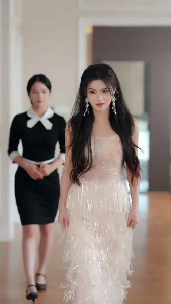 คืนเข้ามา แตงไม้ฤดูใบไม้ผลิดำลง