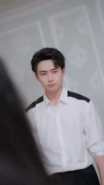 คืนเข้ามา แตงไม้ฤดูใบไม้ผลิดำลง