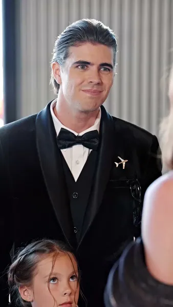 โบกหัวใจให้แลนด์ลงที่เธอ