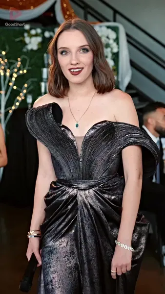 โบกหัวใจให้แลนด์ลงที่เธอ