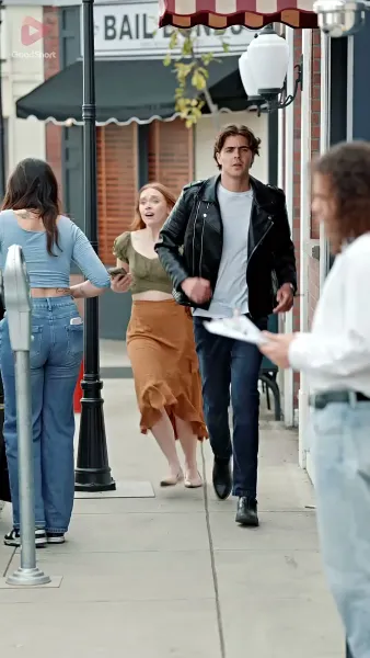 โบกหัวใจให้แลนด์ลงที่เธอ