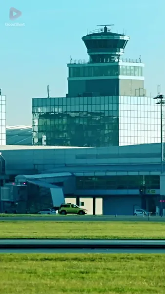 โบกหัวใจให้แลนด์ลงที่เธอ