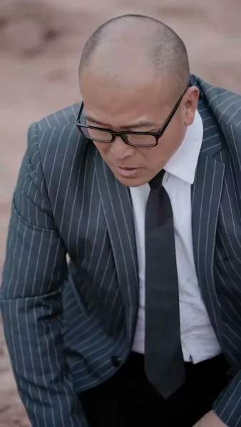 บอสสาวปลอมตัว