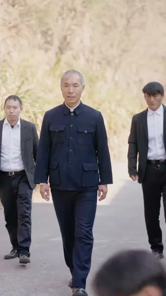 บอสสาวปลอมตัว