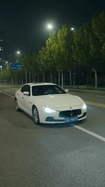 พี่น้องของกษัตริย์ผู้ล่วงลับ