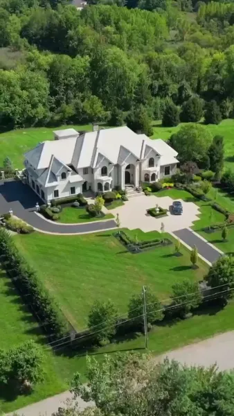 พี่น้องของกษัตริย์ผู้ล่วงลับ