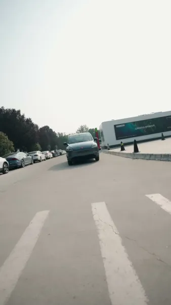 พี่น้องของกษัตริย์ผู้ล่วงลับ