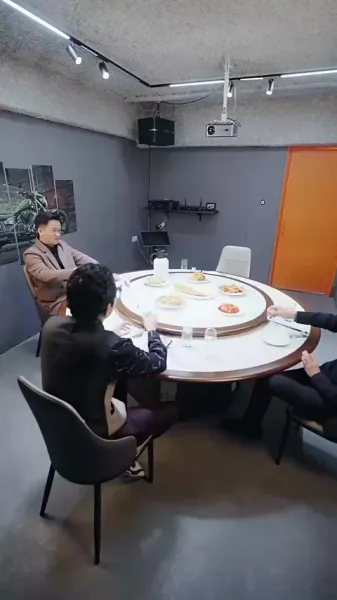 หลังแต่งงานแบบสายฟ้าแลบ: ภรรยาที่ไม่ยอมตามกฎ