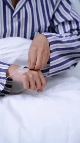 ลูกเป็ดขี้เหร่! ตัวประกอบไร้ชื่อ! แต่เหล่าบอสกลับแย่งกันพาเธอกลับบ้าน!