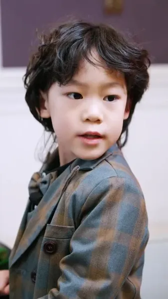 ลูกเป็ดขี้เหร่! ตัวประกอบไร้ชื่อ! แต่เหล่าบอสกลับแย่งกันพาเธอกลับบ้าน!