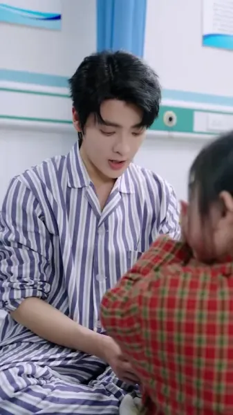 ลูกเป็ดขี้เหร่! ตัวประกอบไร้ชื่อ! แต่เหล่าบอสกลับแย่งกันพาเธอกลับบ้าน!