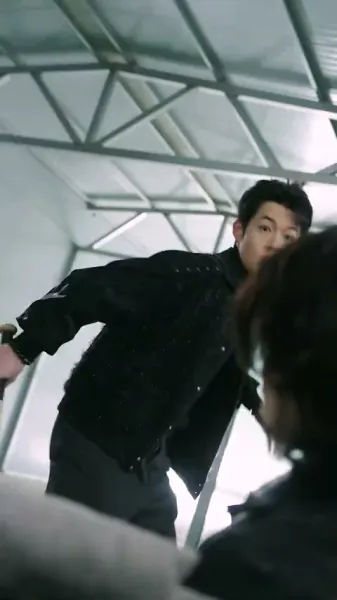 ลูกเป็ดขี้เหร่! ตัวประกอบไร้ชื่อ! แต่เหล่าบอสกลับแย่งกันพาเธอกลับบ้าน!