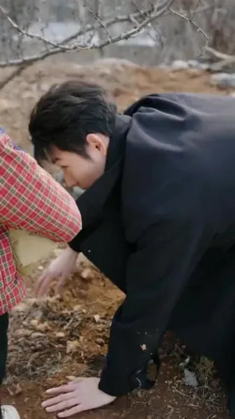 ลูกเป็ดขี้เหร่! ตัวประกอบไร้ชื่อ! แต่เหล่าบอสกลับแย่งกันพาเธอกลับบ้าน!