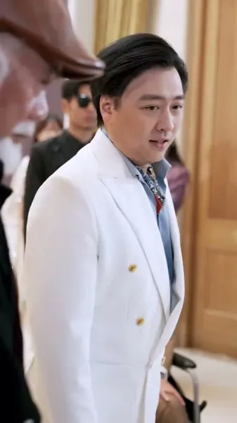 ลูกเป็ดขี้เหร่! ตัวประกอบไร้ชื่อ! แต่เหล่าบอสกลับแย่งกันพาเธอกลับบ้าน!