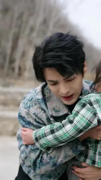 ลูกเป็ดขี้เหร่! ตัวประกอบไร้ชื่อ! แต่เหล่าบอสกลับแย่งกันพาเธอกลับบ้าน!