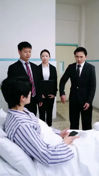 ลูกเป็ดขี้เหร่! ตัวประกอบไร้ชื่อ! แต่เหล่าบอสกลับแย่งกันพาเธอกลับบ้าน!