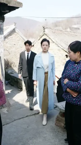 ลูกเป็ดขี้เหร่! ตัวประกอบไร้ชื่อ! แต่เหล่าบอสกลับแย่งกันพาเธอกลับบ้าน!